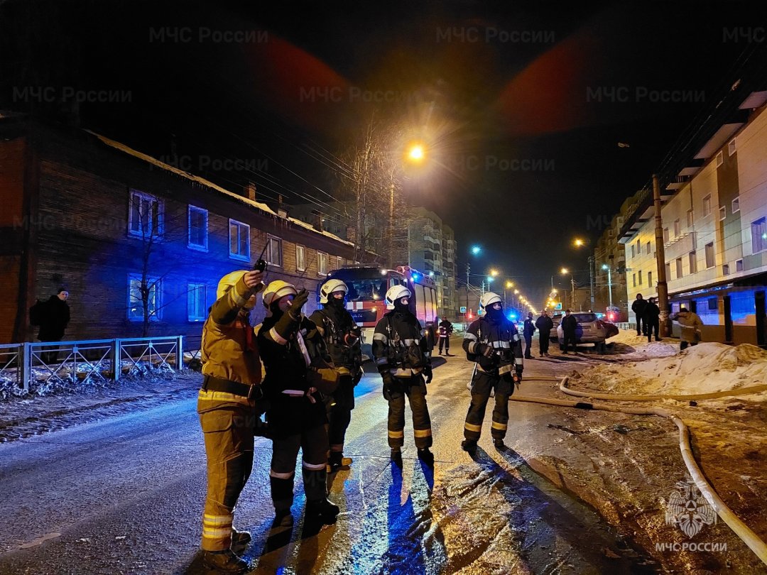 Пожарные подразделения выезжали на пожар в Онеге по улице Ленина