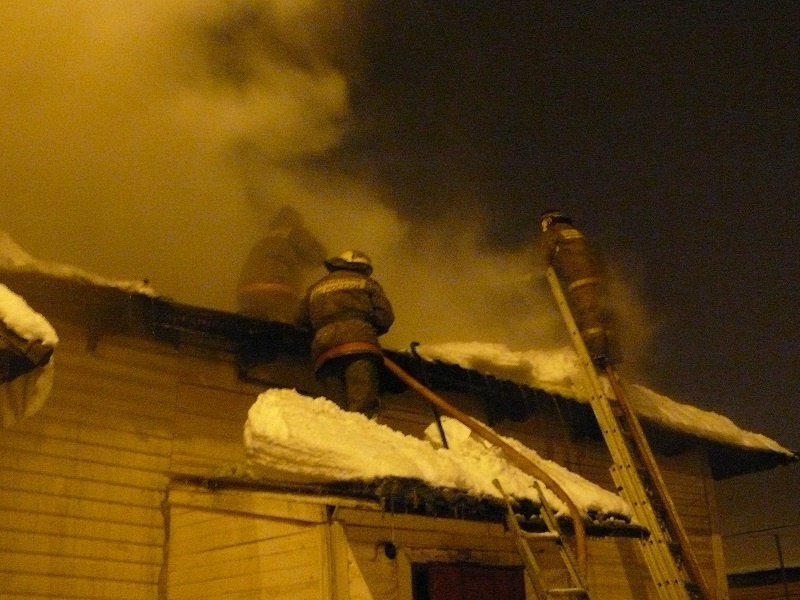 Пожарно-спасательные подразделения выезжали на пожар в Онежском МО